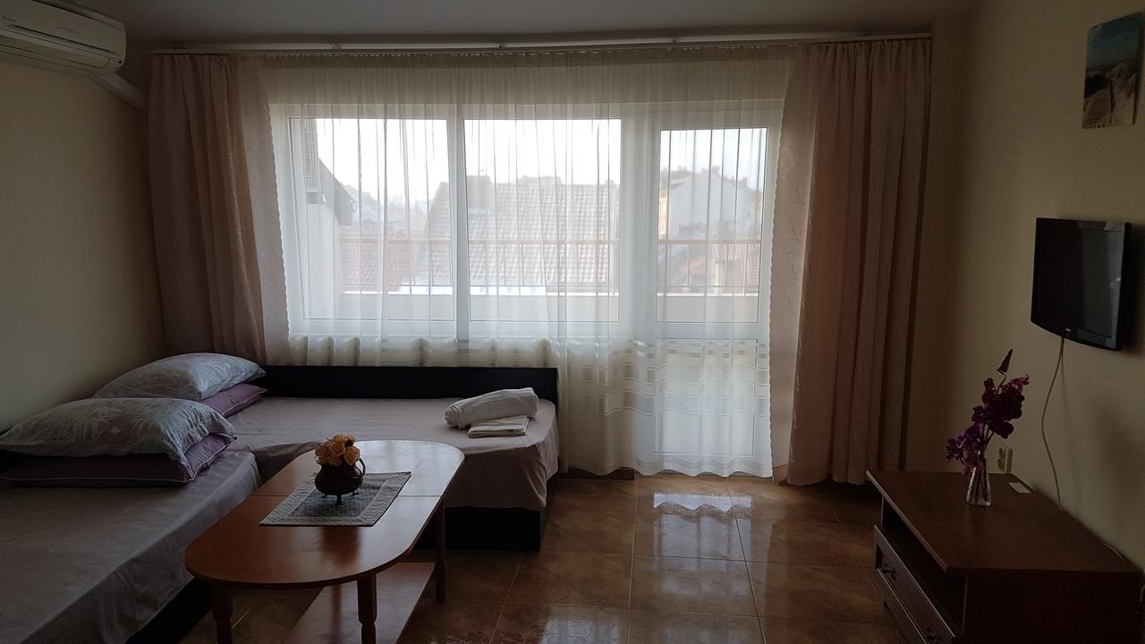 Tashevi Apartments Pomorie Exterior photo