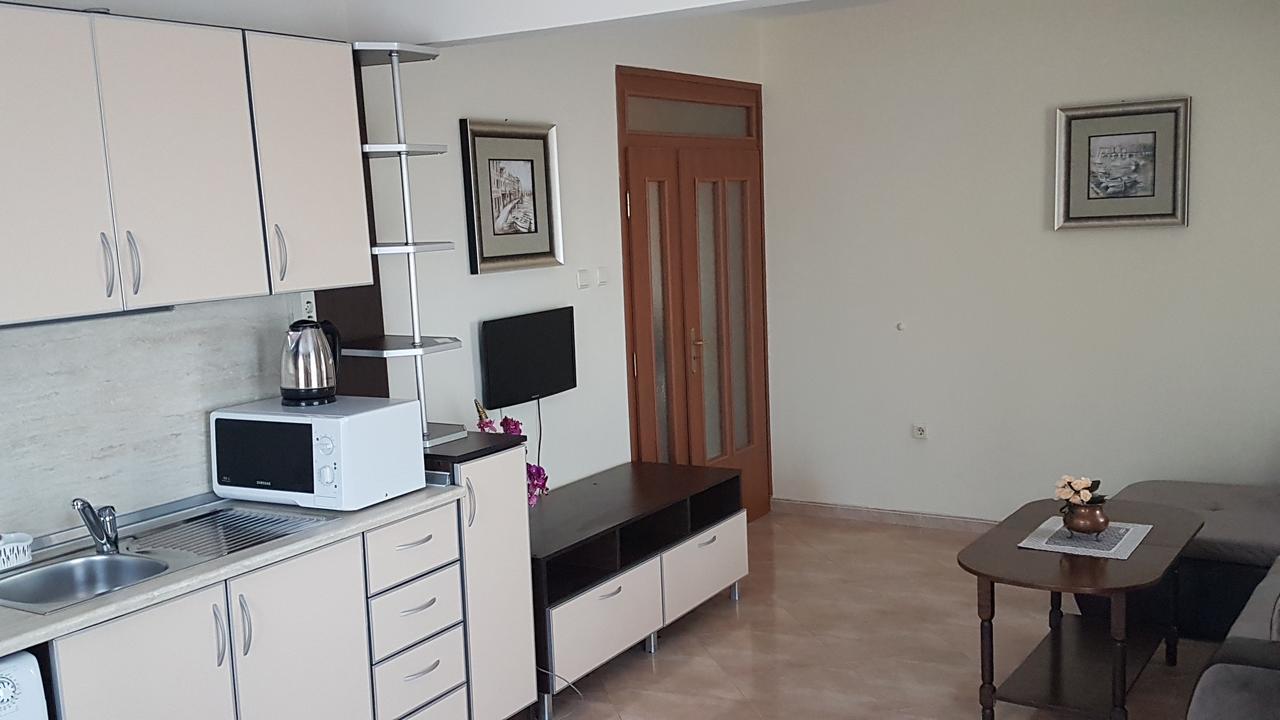 Tashevi Apartments Pomorie Exterior photo
