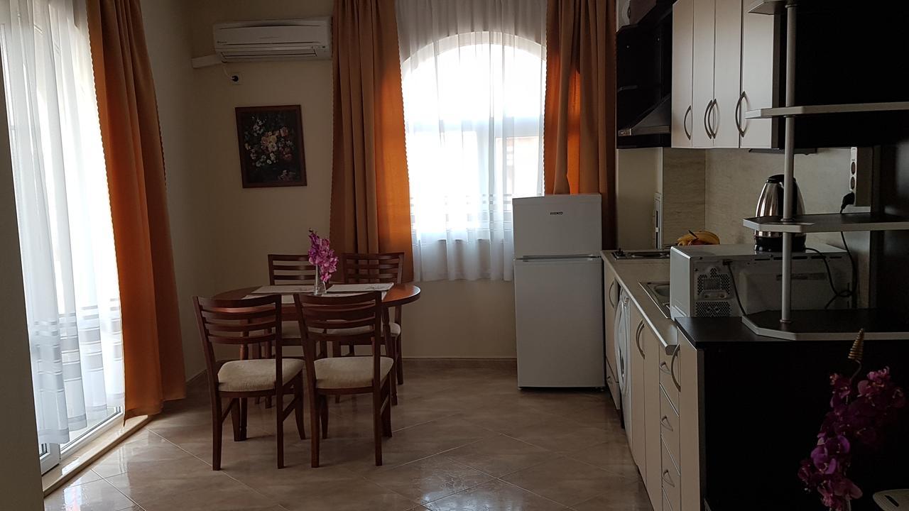 Tashevi Apartments Pomorie Exterior photo